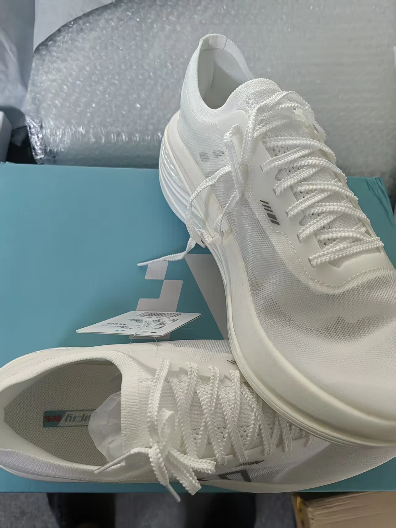 Chaussures de course légères e - Lightweight Road Running Shoes avis et prix